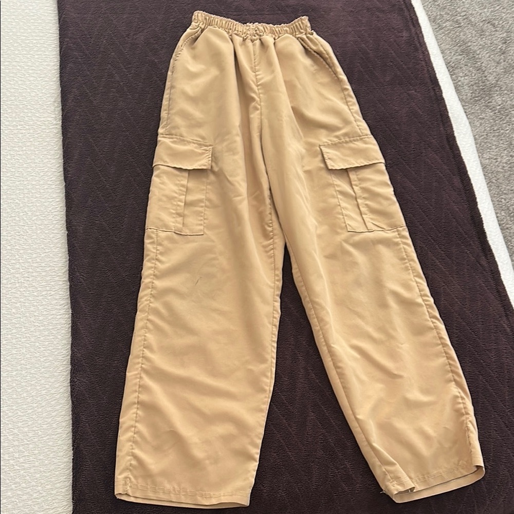 Wide leg cargo pants
